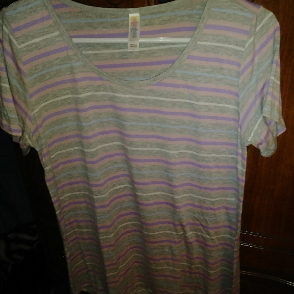 Small Classic tee.